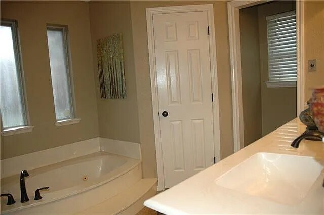 Building Photo - 8028 Buttercup Cir S