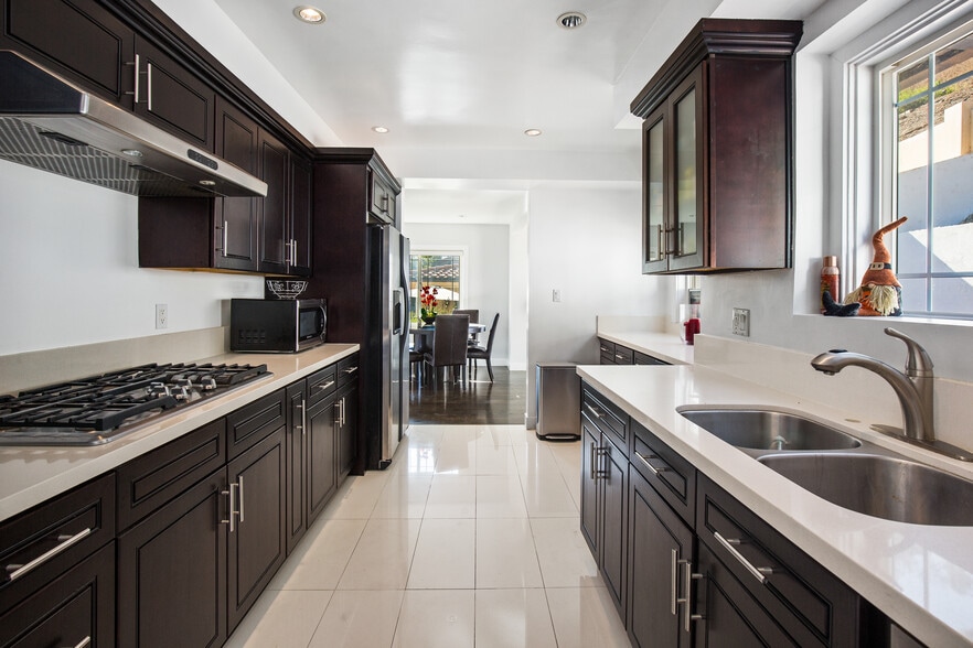 Building Photo - 4007 Sumac Dr