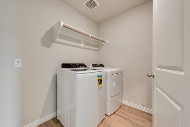 Building Photo - 128 Cranz Farm Dr