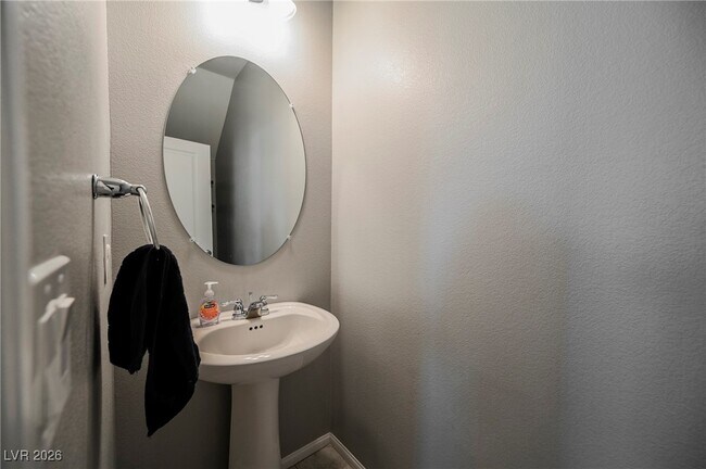 Building Photo - 6679 Velletri St.