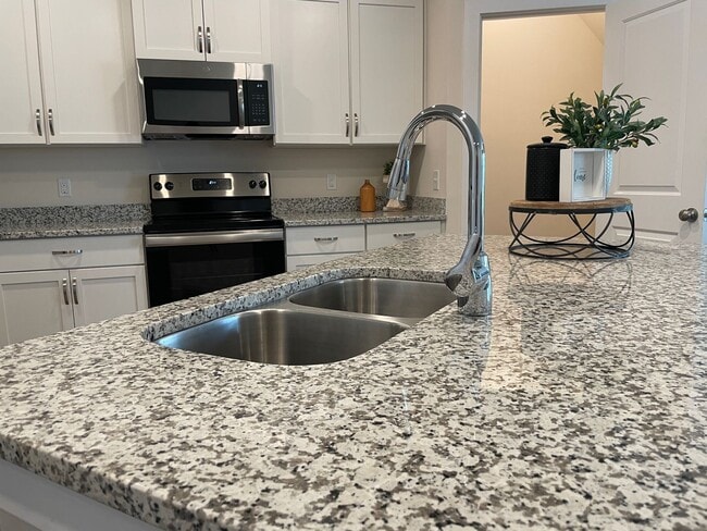 Building Photo - Heron | 3 Bed 2.5 Bath | Garage | 1800 sf | $2726-$2999 | 8, 9, 10, 12, 14, and 15 month lease terms