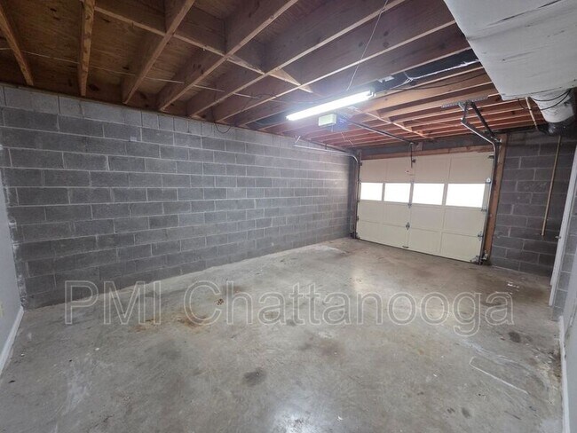 Building Photo - 3717 Crestview Pl