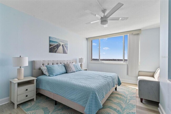 Building Photo - 6287 Bahia Del Mar Cir N