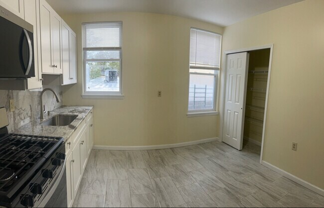 Building Photo - 1204 67th St