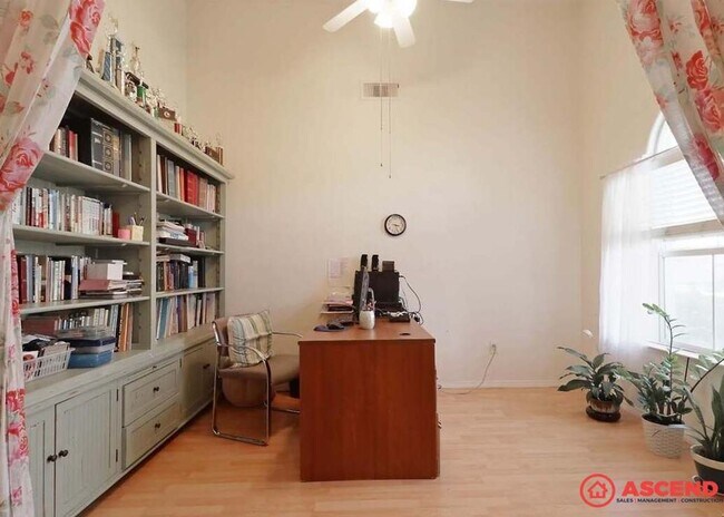 Building Photo - 9425 Lanneau Ct