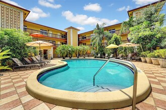 Building Photo - 744 NE 14th Ave