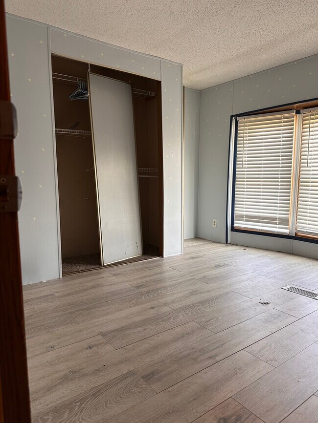 Building Photo - 21176 Boquet Dr