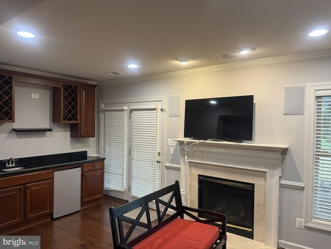 Building Photo - 3008 Hollow Crest Pl
