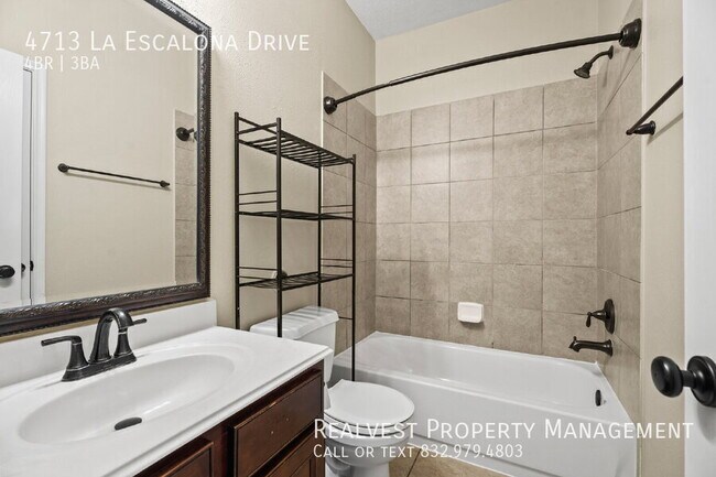 Building Photo - 4713 La Escalona Dr