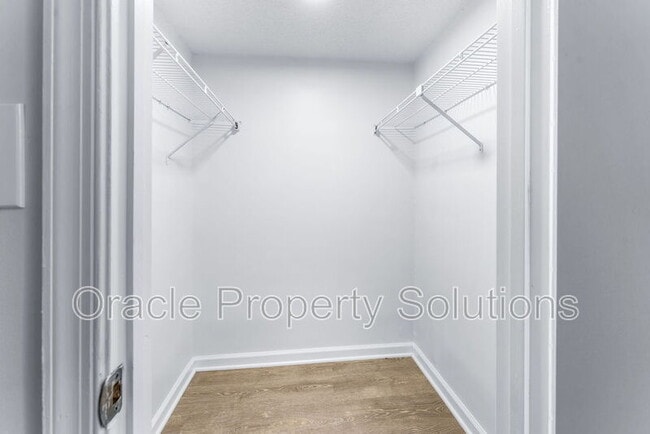 Building Photo - 14023 Vista Dr