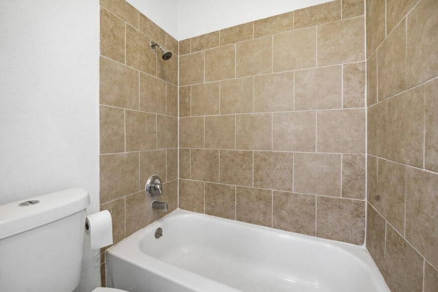 Building Photo - 5722 Misty Glen