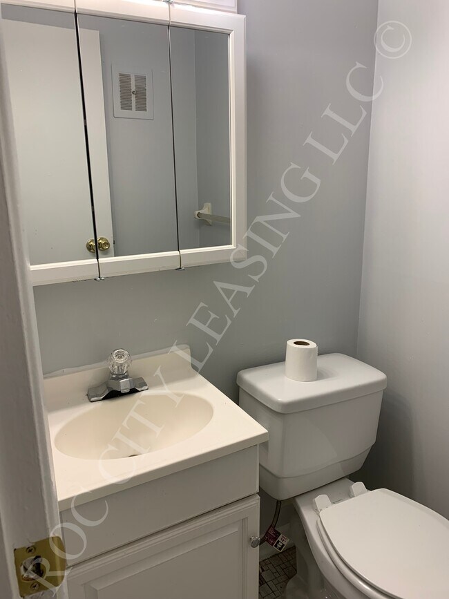 Building Photo - 89 Twin Beeches