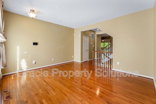 Building Photo - 7550 Maidenhead Dr