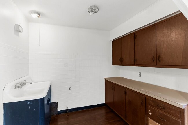 Building Photo - 826 Michigan Ave