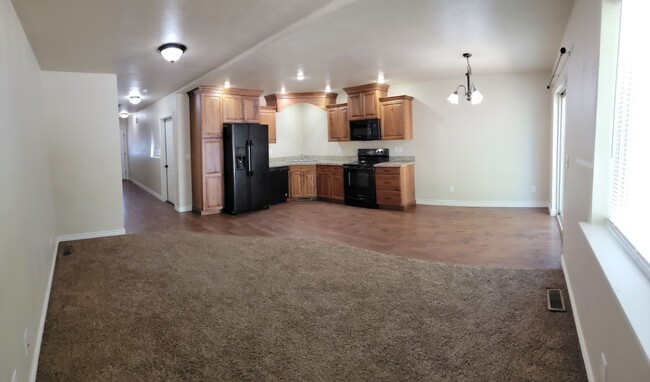 Building Photo - 3 bedroom Townhome in Rigby!