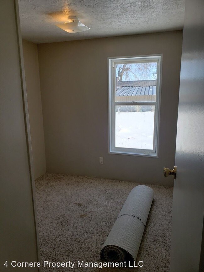 Building Photo - 3 br, 2 bath House - 1601 East 300 North