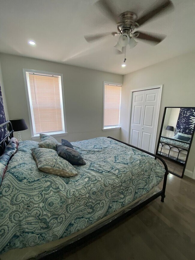 Building Photo - Beautiful 2-Bedroom Townhouse in Point Bre...