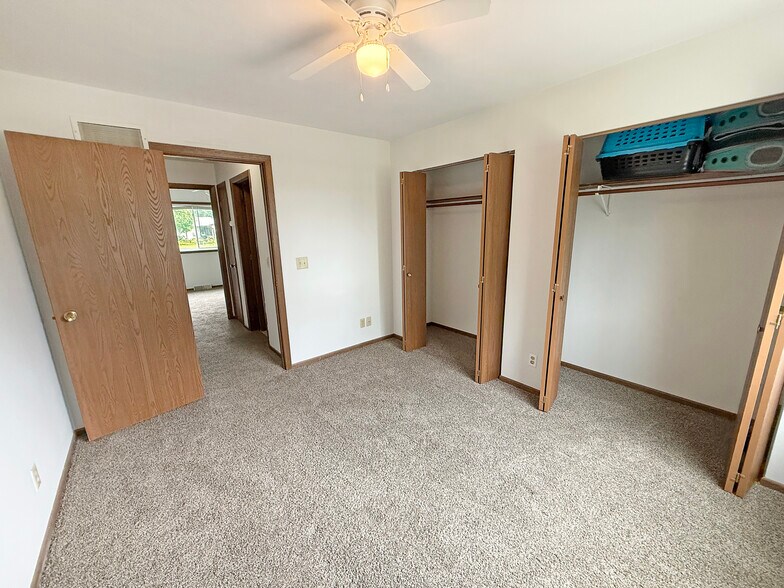 Building Photo - 6844 Sunset Meadow Dr
