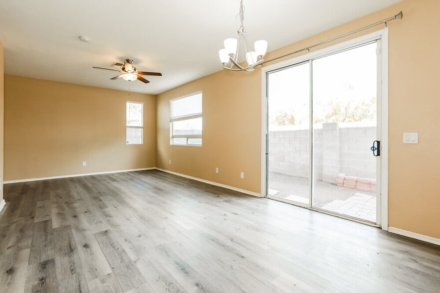 Building Photo - 40549 N Brumana St