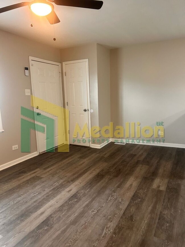 Building Photo - Updated 5-Bedroom Home on a Corner Lot