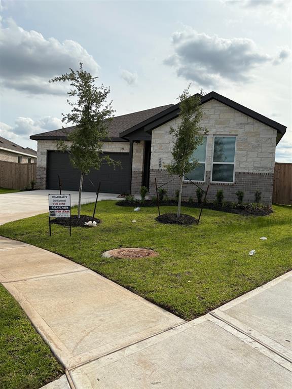 Building Photo - 6807 Yellow Jessamine Ln