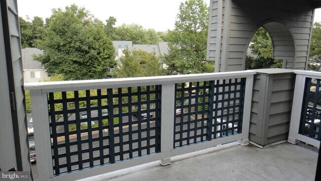 Building Photo - 11703 Summerchase Cir