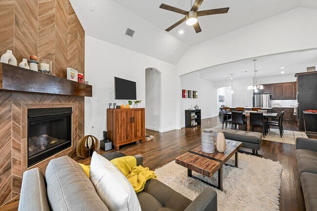 Building Photo - Colleyville ISD in Glade Parks Community!