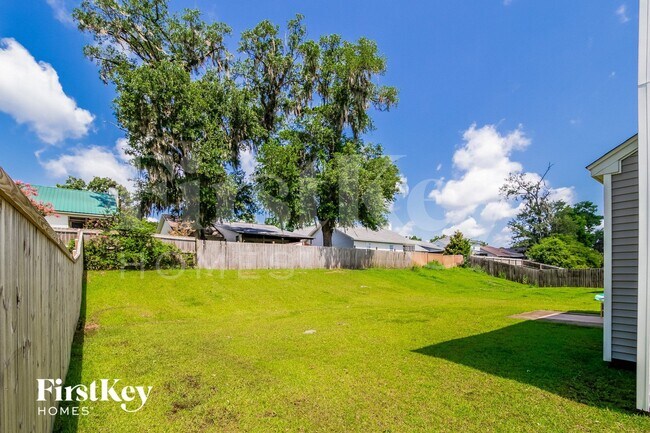 Building Photo - 137 Marinella Dr