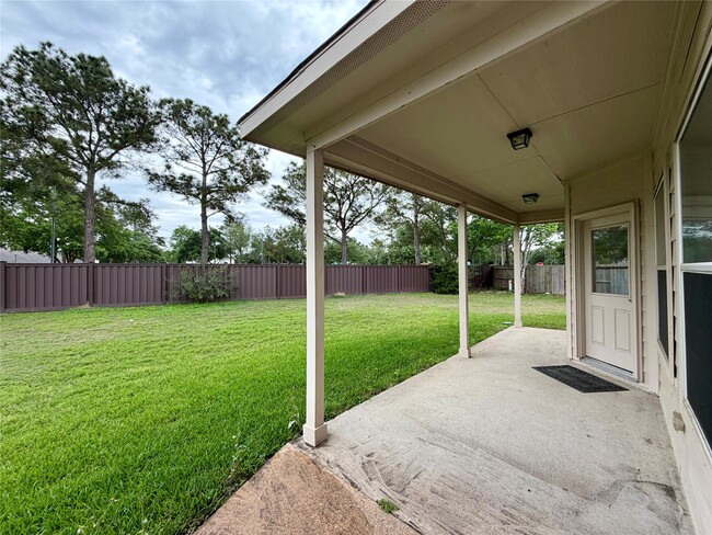 Building Photo - 25122 Southbriar Ln