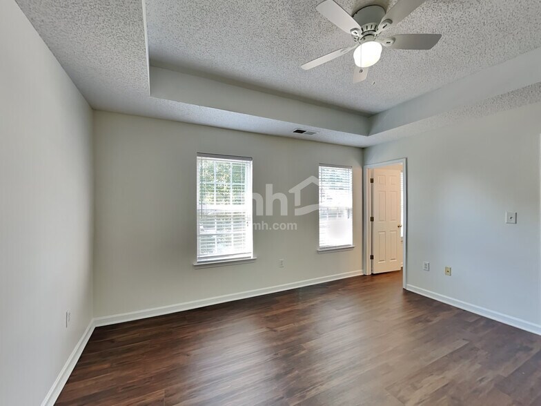 Building Photo - 155 Mott Rd