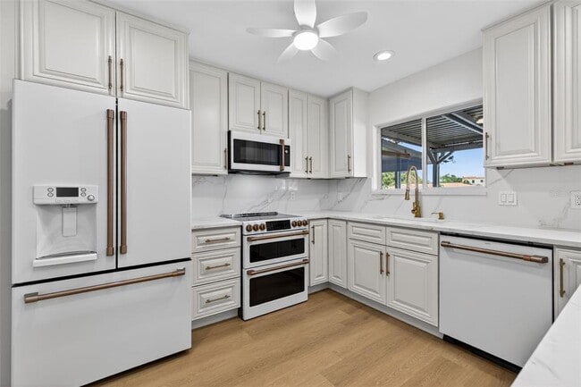 Building Photo - 6497 Cape Hatteras Way NE