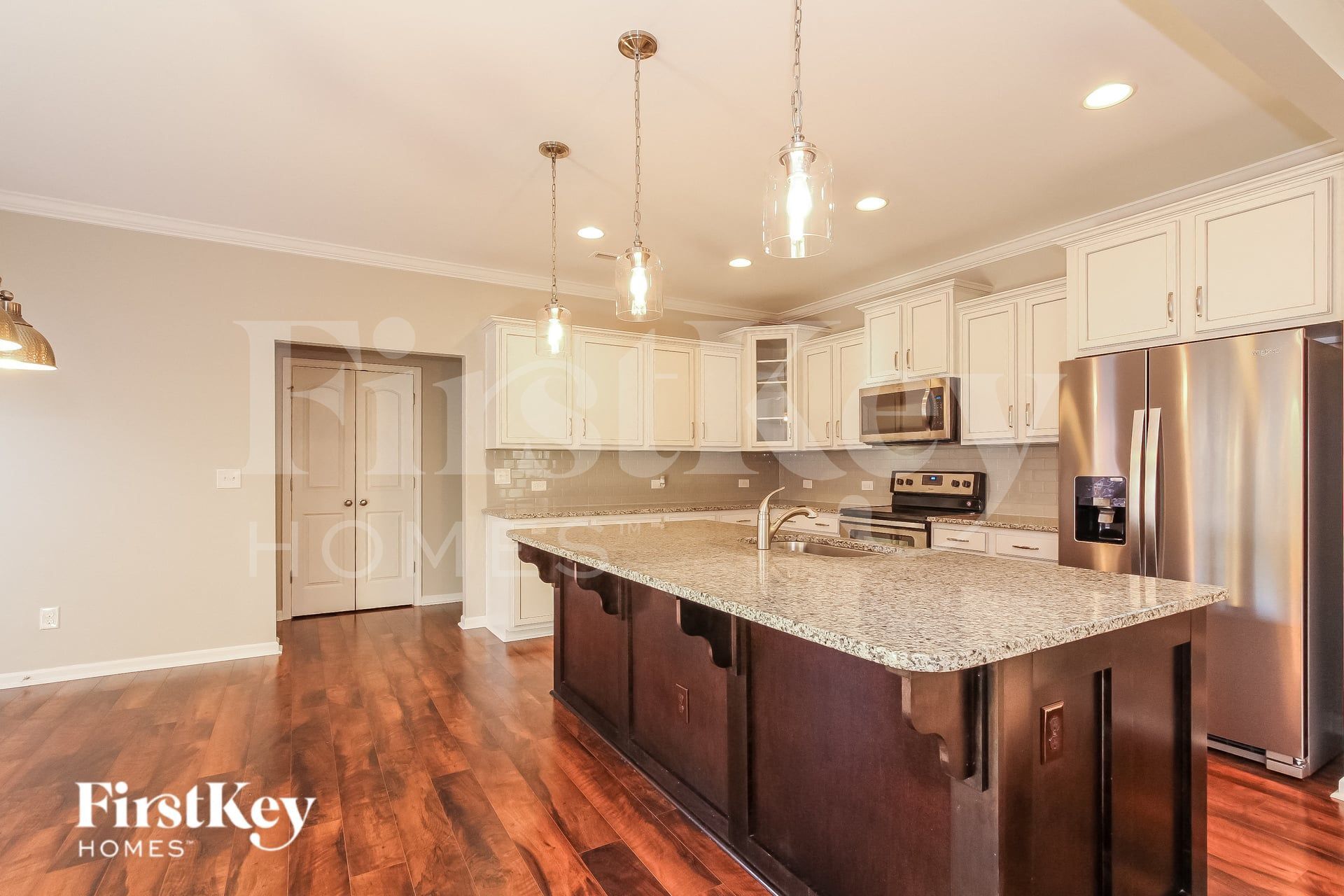 Building Photo - 3845 Streamside Dr