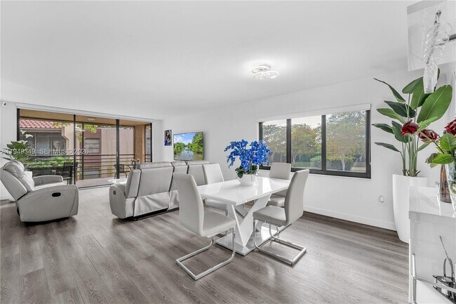 Building Photo - 20841 San Simeon Way