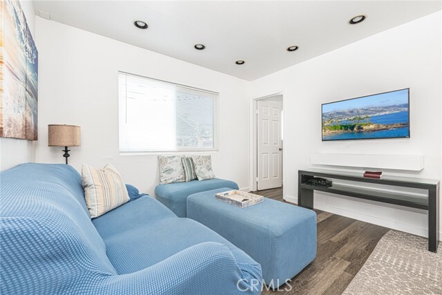 Building Photo - 210 36th St