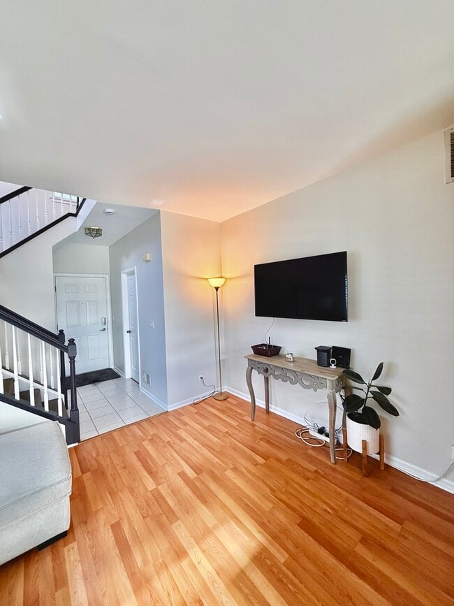 Building Photo - 14200 S Napa Cir