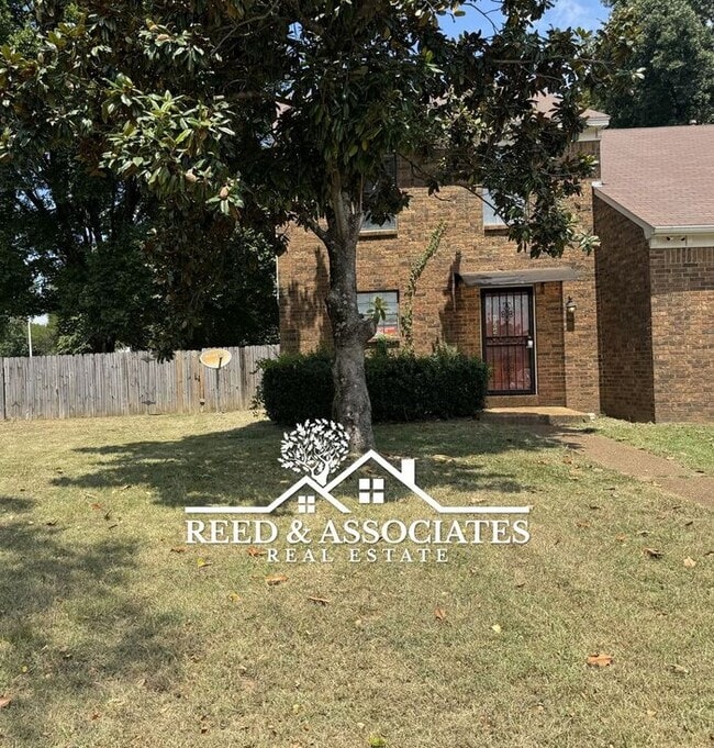 Building Photo - 2 Bedroom Townhome in Southeast Area