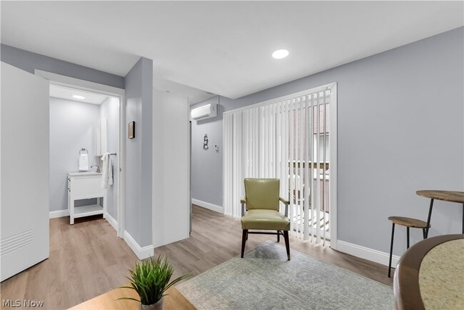 Building Photo - 797 E Market St