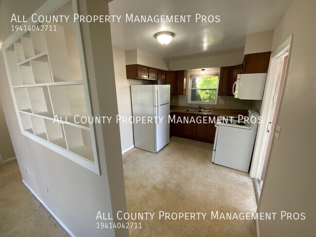 Building Photo - 5820 Murdock Ave