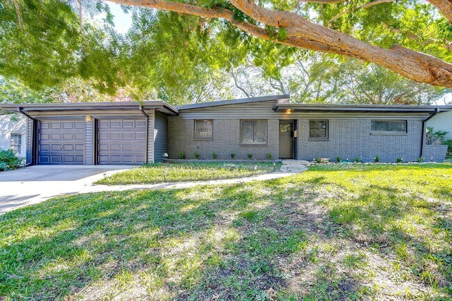 Primary Photo - Fully Renovated Home in Desirable Fort Wor...