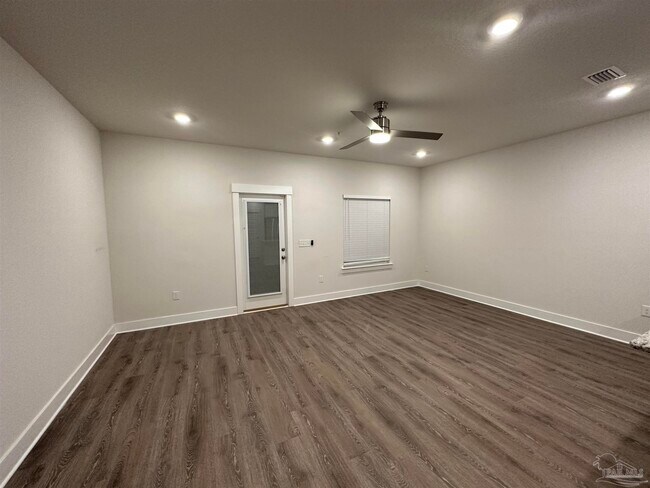 Building Photo - 1542 Iroquois Ct