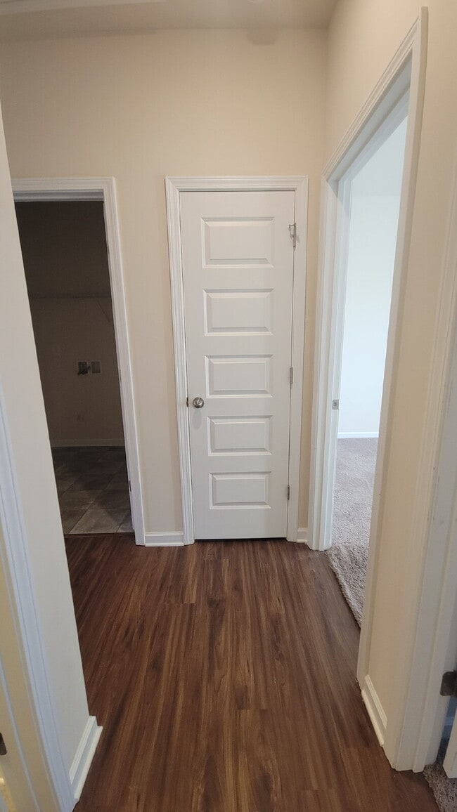 Building Photo - "Charming 3-Bed Oasis with Granite Elegance in Harvest – 1,501 Sq Ft of Comfort!"