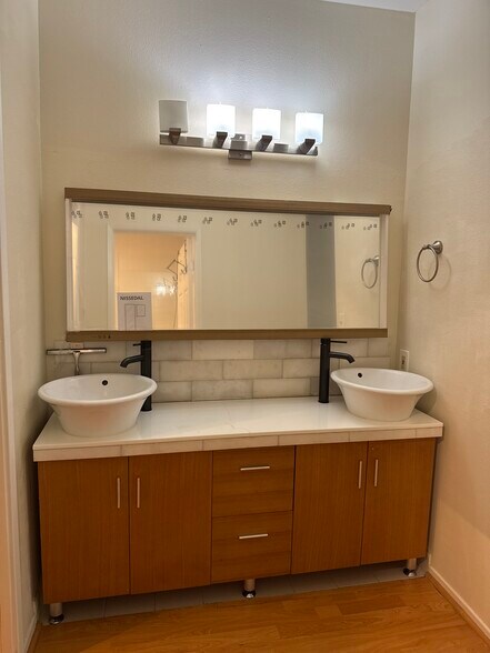 Vanity Area - 1909 Pelham Ave