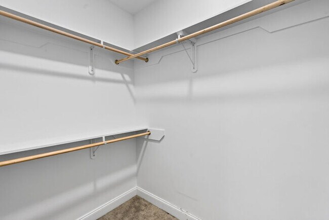Building Photo - 15034 Belhaven St