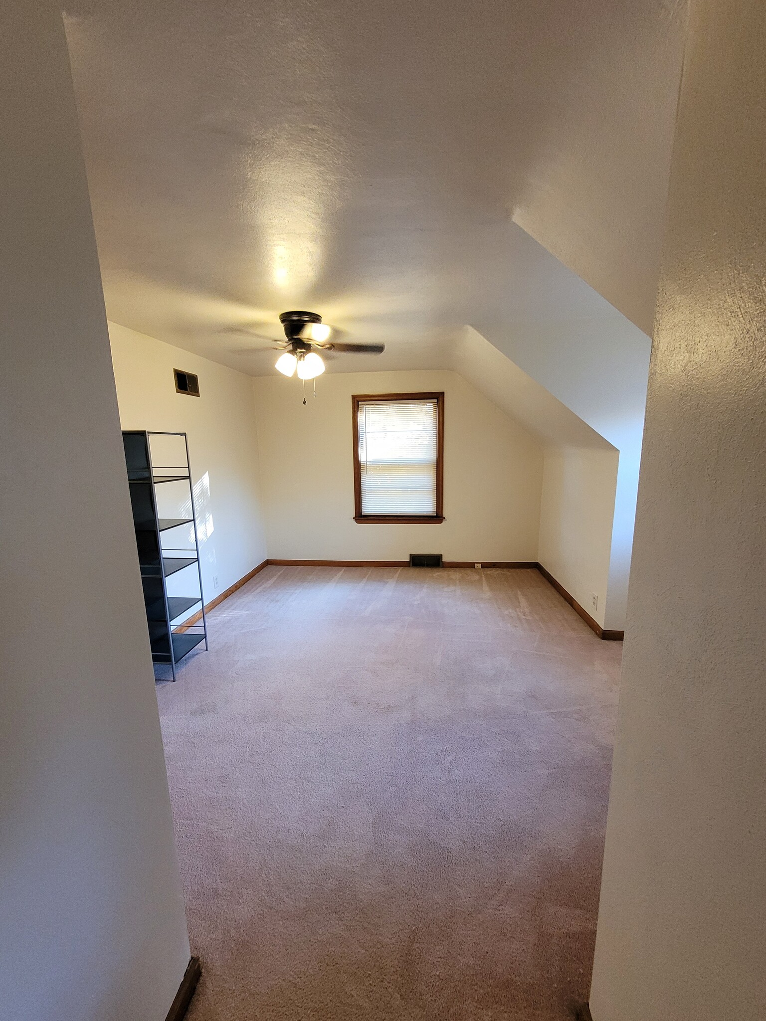 Building Photo - 401 S Willis Ave