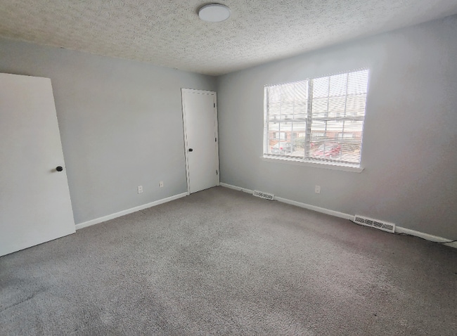 Building Photo - 16 Duiguid Dr