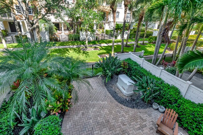 Building Photo - 5585 NE Trieste Way