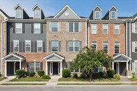 Building Photo - 132 Daybeacon St