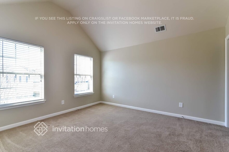 Building Photo - 3967 Rosebud Park Dr