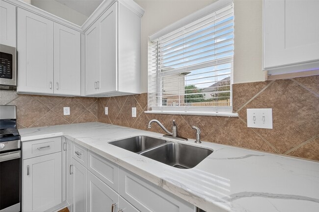 Building Photo - 5006 Mossy Bridge Dr