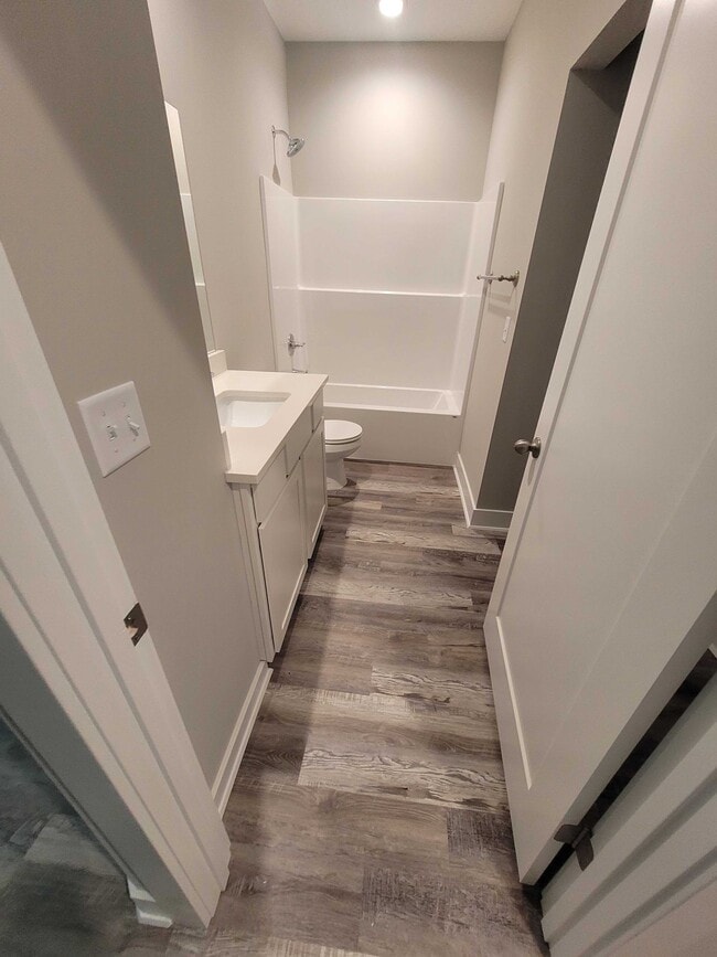 Building Photo - 3913 S Bluelake Ct